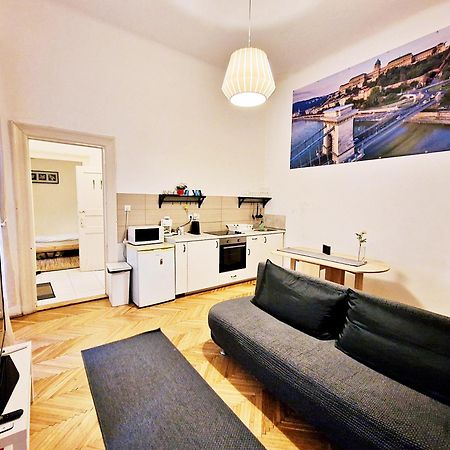 Free Parking Sega Rally Apartment بودابست المظهر الخارجي الصورة