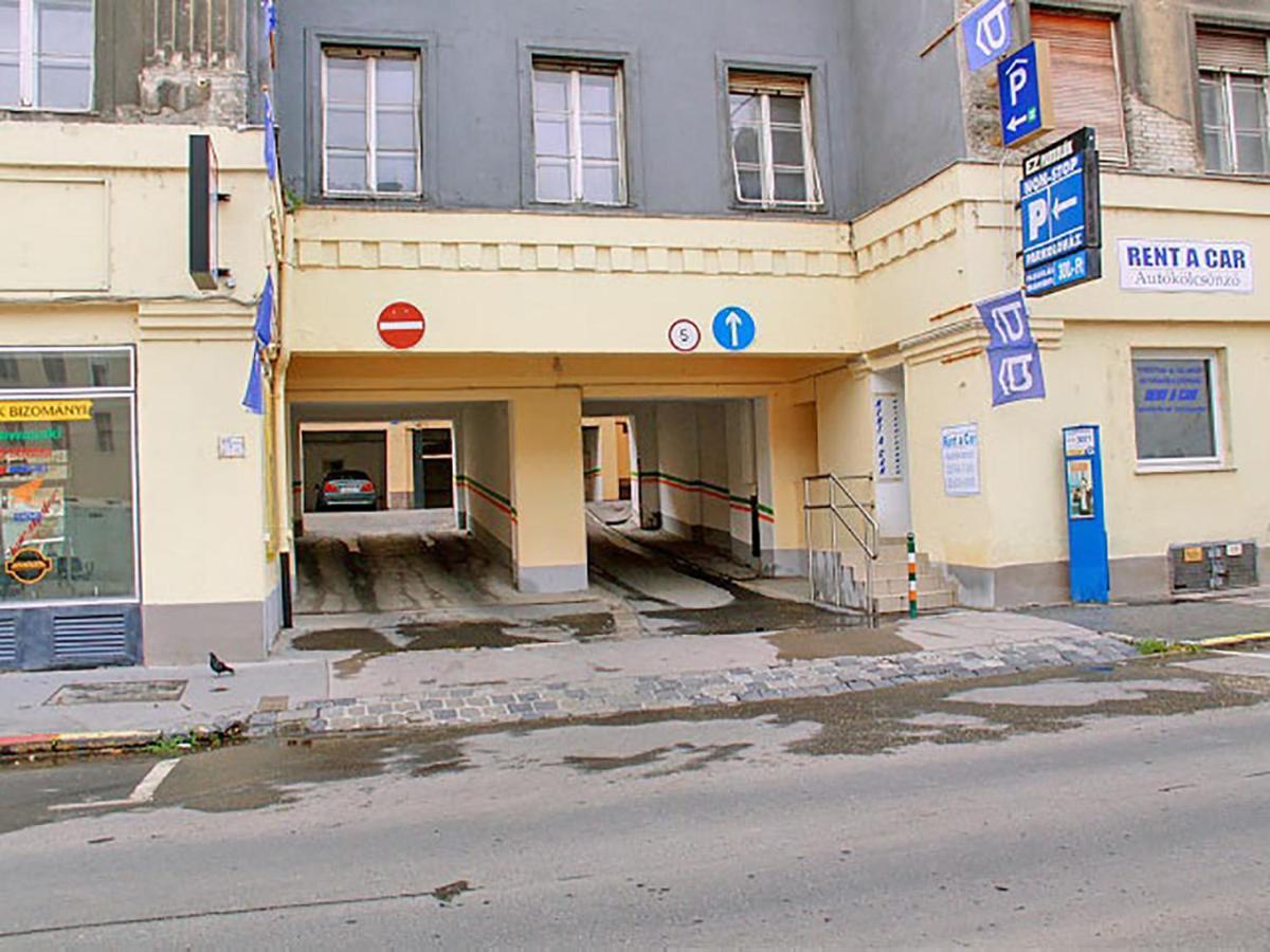 Free Parking Sega Rally Apartment بودابست المظهر الخارجي الصورة